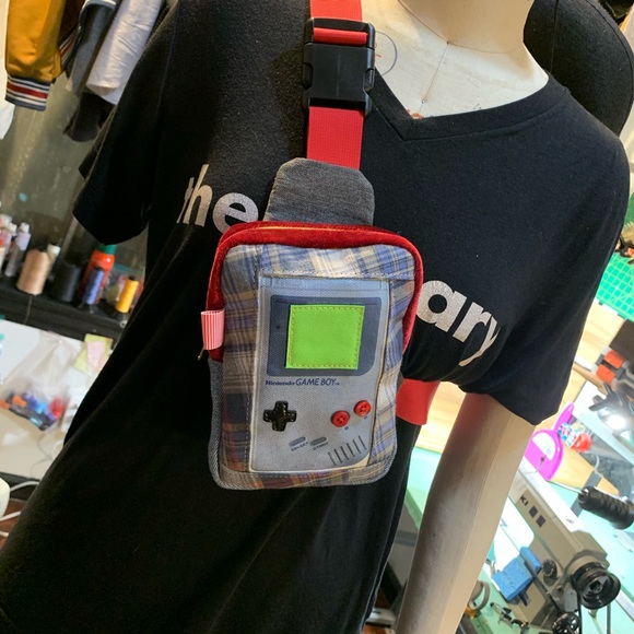 Gameboy Chest Bag - Picture 6 of 8